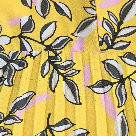 Banana Republic Yellow Floral Dress | Cottagecore Preppy Pleated A-Line V-Neck - Picture 17 of 17